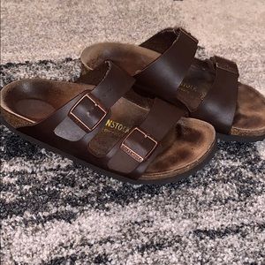 Dark brown birkenstock’s